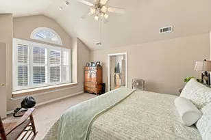 6033 Roaring Springs Dr, North Richland Hills, TX 76180 - Photo 16