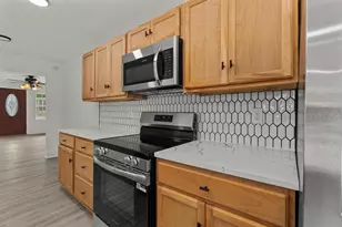 109 W Sedberry St, Jefferson, TX 75657 - Photo 4