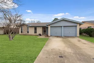 3826 Pendleton Ct, Irving, TX 75062 - Photo 1