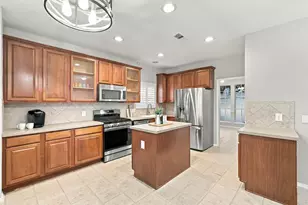 518 Briar Oaks Dr, Lake Dallas, TX 75065 - Photo 2