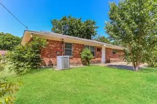 6318 Songwood Dr, Dallas, TX 75241 - Photo 14