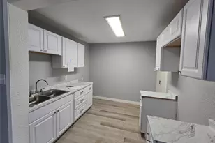 314 W Clarendon Dr, Dallas, TX 75208 - Photo 4