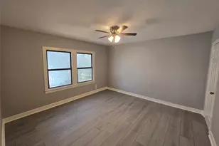 314 W Clarendon Dr, Dallas, TX 75208 - Photo 8