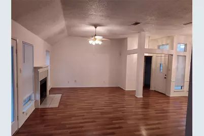 121 Canterbury Street, Euless, TX 76039 - Photo 4