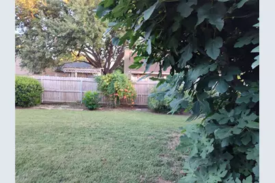 121 Canterbury Street, Euless, TX 76039 - Photo 24
