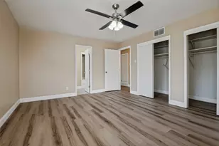 325 Crescent Dr, Grand Prairie, TX 75050 - Photo 14