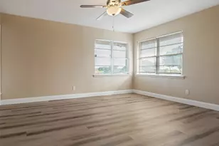 325 Crescent Dr, Grand Prairie, TX 75050 - Photo 12