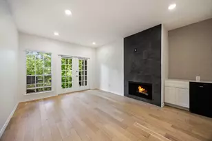 9801 Royal Ln, Dallas, TX 75231 - Photo 22
