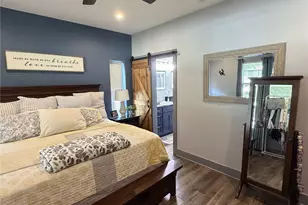 1338 S Pine St, Grapevine, TX 76051 - Photo 4
