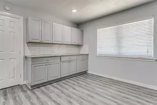 2420 Hancock St, Irving, TX 75061 - Photo 4