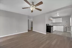 5528 Rickenbacker Pl, Fort Worth, TX 76112 - Photo 4