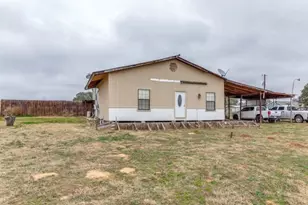 1619 Co Rd 7711, Devine, TX 78016 - Photo 2