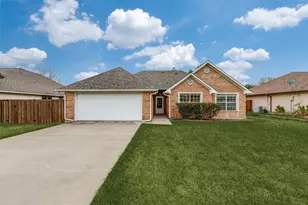 411 Meadow Ln, Aubrey, TX 76227 - Photo 1