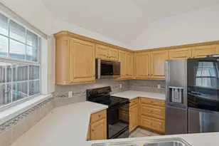 411 Meadow Ln, Aubrey, TX 76227 - Photo 4