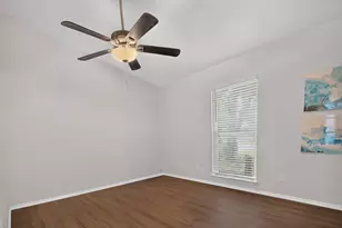 303 Liberty Pl, Grand Prairie, TX 75052 - Photo 6