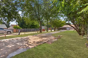 303 Liberty Pl, Grand Prairie, TX 75052 - Photo 14
