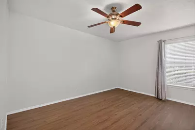 303 Liberty Place, Grand Prairie, TX 75052 - Photo 10