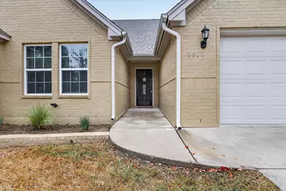 1612 Tanglewood Drive, Azle, TX 76020 - Photo 4