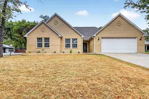 1612 Tanglewood Dr, Azle, TX 76020 - Photo 1