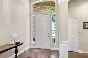 6401 Hampton Ct, The Colony, TX 75056 - Photo 4