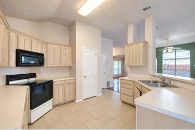 6917 Coldwater Canyon Rd, Fort Worth, TX 76132 - Photo 10