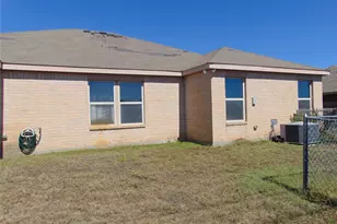 1430 Waldrop Dr, Lancaster, TX 75146 - Photo 10