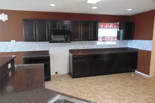 1430 Waldrop Dr, Lancaster, TX 75146 - Photo 6