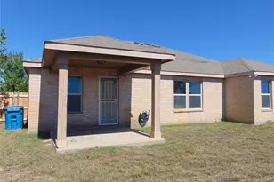 1430 Waldrop Dr, Lancaster, TX 75146 - Photo 2