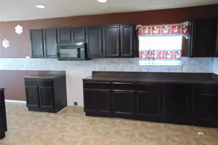 1430 Waldrop Dr, Lancaster, TX 75146 - Photo 22