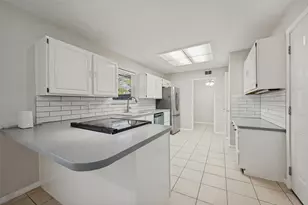 8819 Graywood Dr, Dallas, TX 75243 - Photo 10