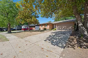 8819 Graywood Dr, Dallas, TX 75243 - Photo 2