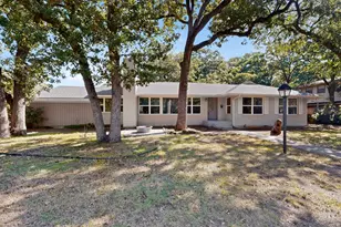 2314 Wales Pl, Irving, TX 75062 - Photo 4