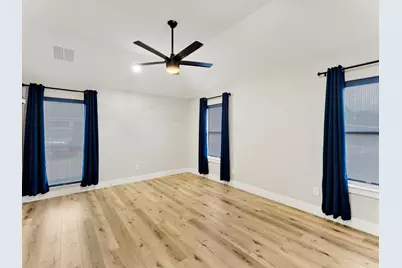 2911 Creekside Court, Carrollton, TX 75007 - Photo 14