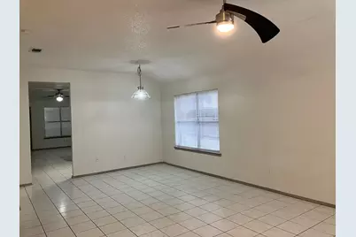 5210 Highbank Drive, Arlington, TX 76018 - Photo 4