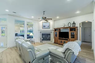 120 Crestbrook Ct, Midlothian, TX 76065 - Photo 2