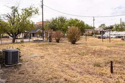 312 W Lindsey Street, Breckenridge, TX 76424 - Photo 4