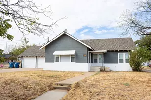 312 W Lindsey St, Breckenridge, TX 76424 - Photo 2