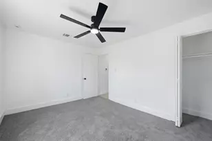 905 E Shaw St, Fort Worth, TX 76110 - Photo 12