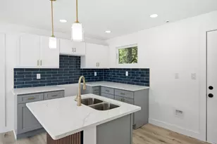 905 E Shaw St, Fort Worth, TX 76110 - Photo 8
