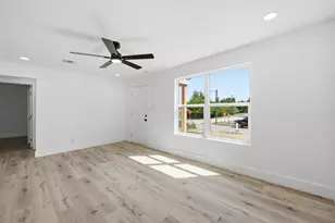 905 E Shaw St, Fort Worth, TX 76110 - Photo 4