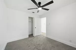 905 E Shaw St, Fort Worth, TX 76110 - Photo 14