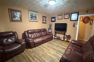 8125 Shafter Dr, Dallas, TX 75227 - Photo 2