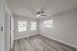 404 Simmons Dr, Hurst, TX 76053 - Photo 6