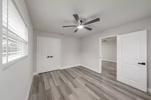 404 Simmons Dr, Hurst, TX 76053 - Photo 4