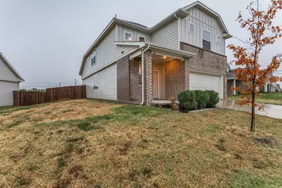 829 Jetliner Avenue, Fort Worth, TX 76131 - Photo 2