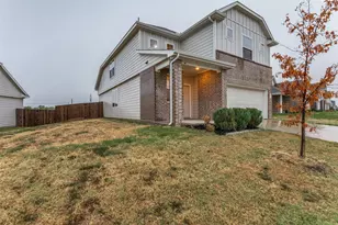 829 Jetliner Ave, Fort Worth, TX 76131 - Photo 2