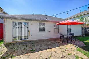 903 Gillon Dr, Arlington, TX 76001 - Photo 22