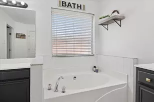 503 E Kaufman St, Mabank, TX 75147 - Photo 14