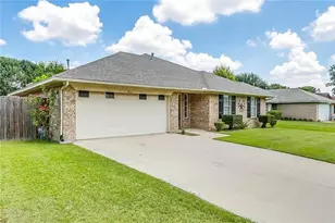 904 Vicksburg Ln, Burleson, TX 76028 - Photo 2