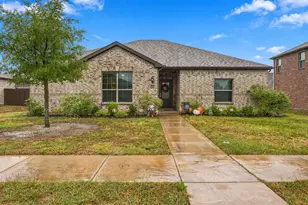 1405 Kite St, DeSoto, TX 75115 - Photo 2